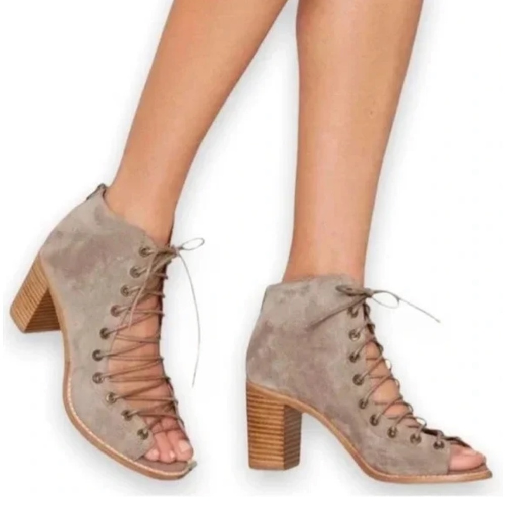 Jeffrey Campbell tie up Booties sz 6 Taupe greyish brown chunky heel